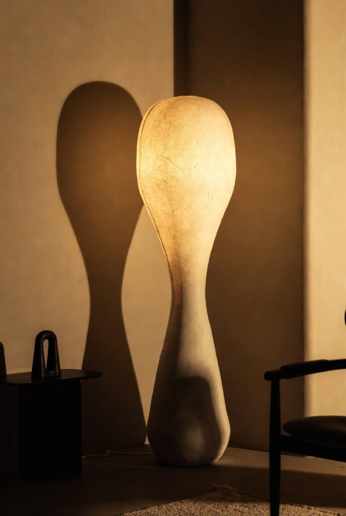 A Sculptural Floor Lamp for Instant Ambiance
